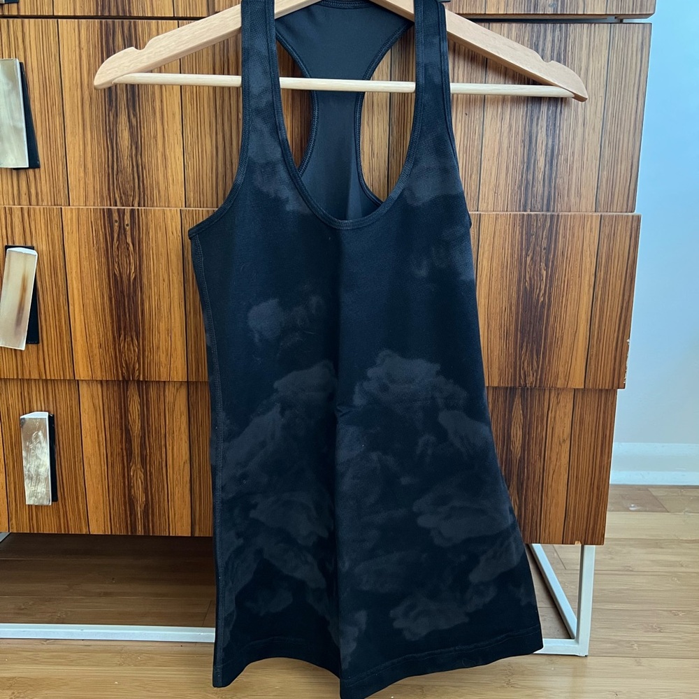 Black and grey camo razor back lululemon tank top